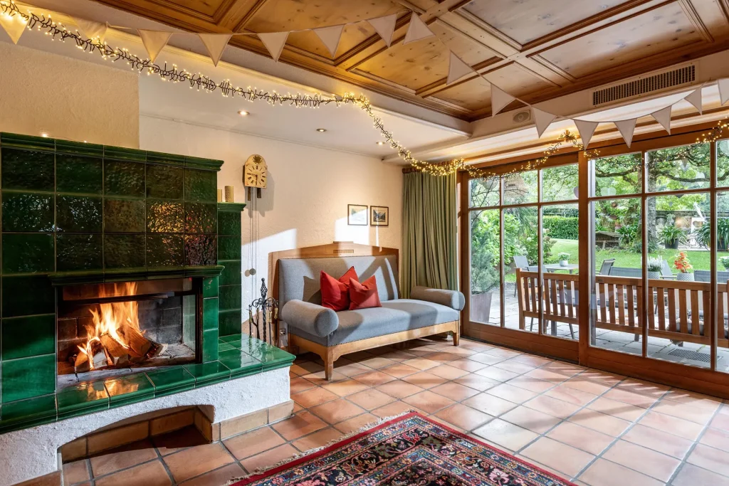 Fireplace lounge Hotel Adler