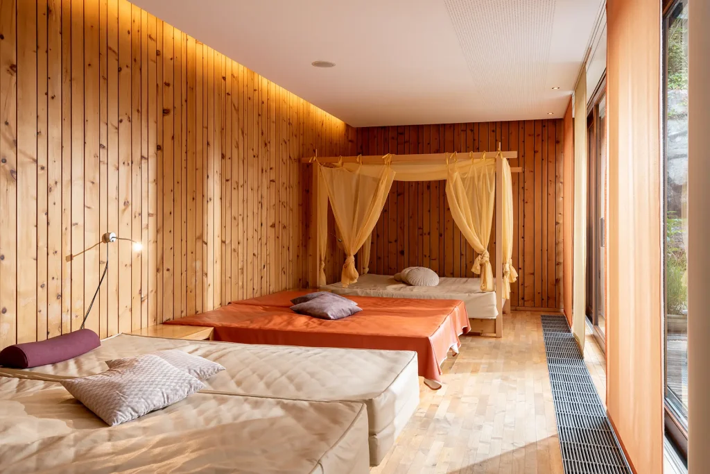 Ruheraum mit Wasserbetten