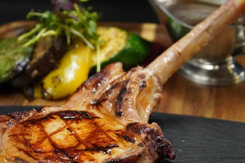 Saftiges Steak mit Gemüsebeilage