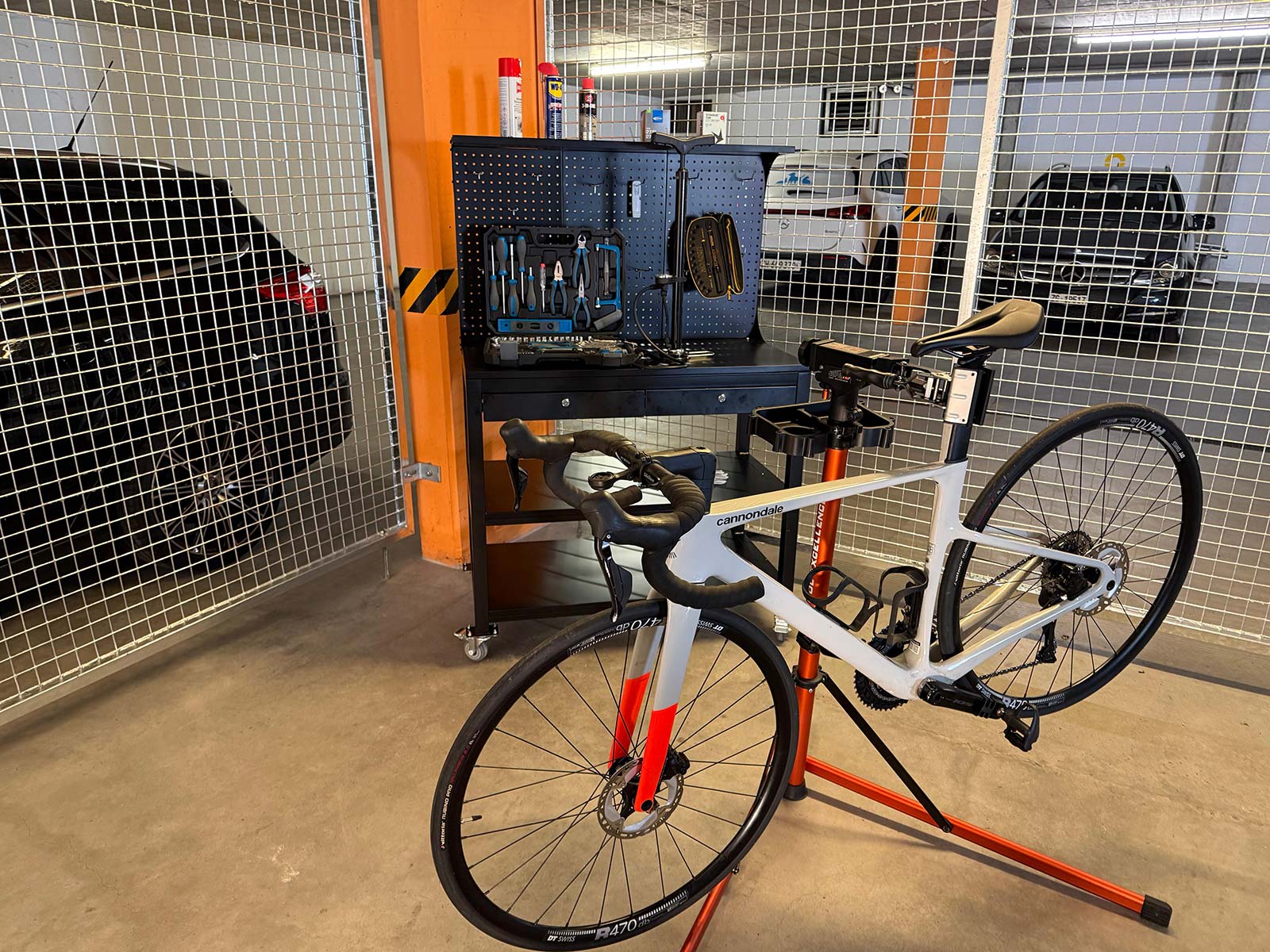 Service point for bikes